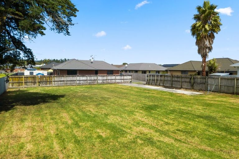 Photo of property in 14 Aitkenhead Court, Parakai, 0830