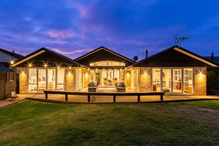 Photo of property in 196 Tutere Street, Waikanae Beach, Waikanae, 5036