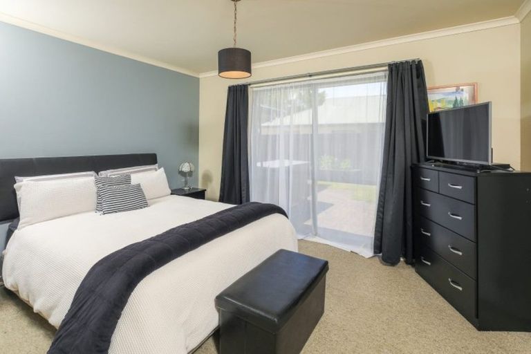 Photo of property in 4 Morton Place, Leamington, Cambridge, 3432