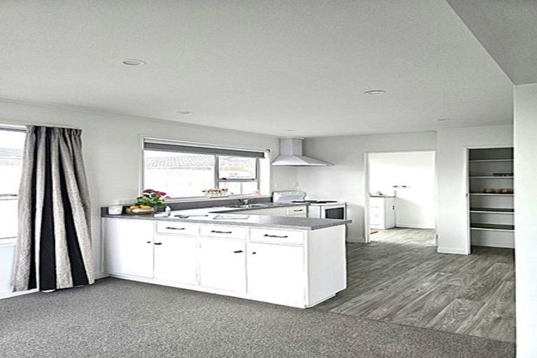 Photo of property in 8 Winiata Place, Otaki, 5512