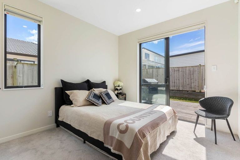 Photo of property in 8 Fjord Way, Karaka, Papakura, 2113