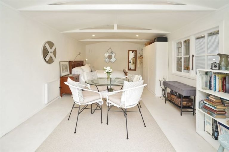 Photo of property in 6 Forest Lake Road, Forest Lake, Hamilton, 3200