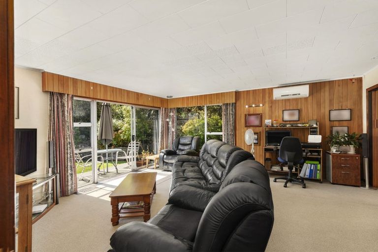 Photo of property in 8 Radiata Grove, Brown Owl, Upper Hutt, 5018