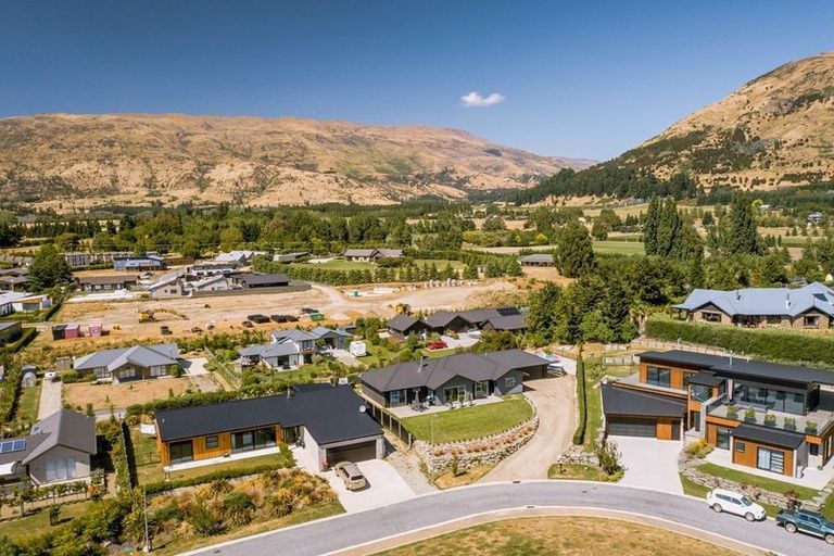 Photo of property in 12 Turnbull Crescent, Wanaka, 9305