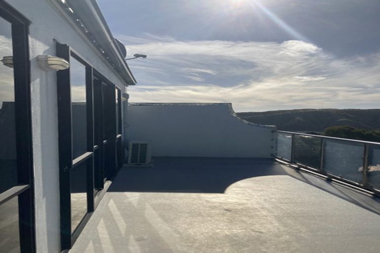 Photo of property in 27 Eskdale Road, Papakowhai, Porirua, 5024