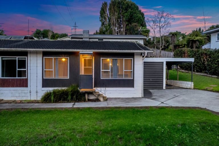 Photo of property in 1/17 Emirau Place, Glenfield, Auckland, 0629