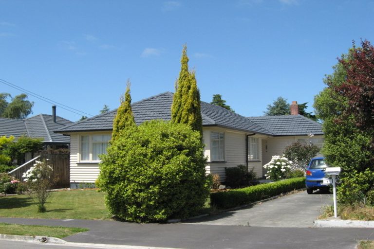 Photo of property in 7 Fairmile Place, Russley, Christchurch, 8042