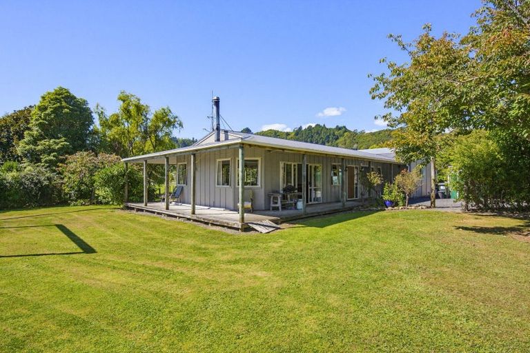 Photo of property in 63 South Manakau Road, Manakau, Otaki, 5583