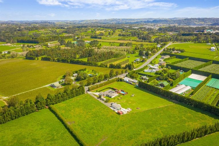 Photo of property in 773 Waitakere Road, Kumeu, 0891
