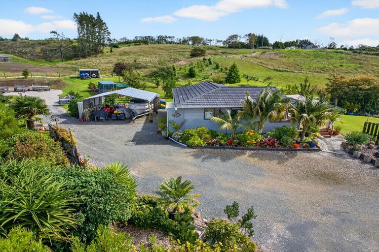 Photo of property in 252 Oneriri Road, Kaiwaka, 0573