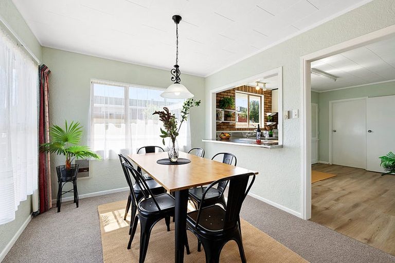 Photo of property in 5 Wesley Avenue, Frankleigh Park, New Plymouth, 4310