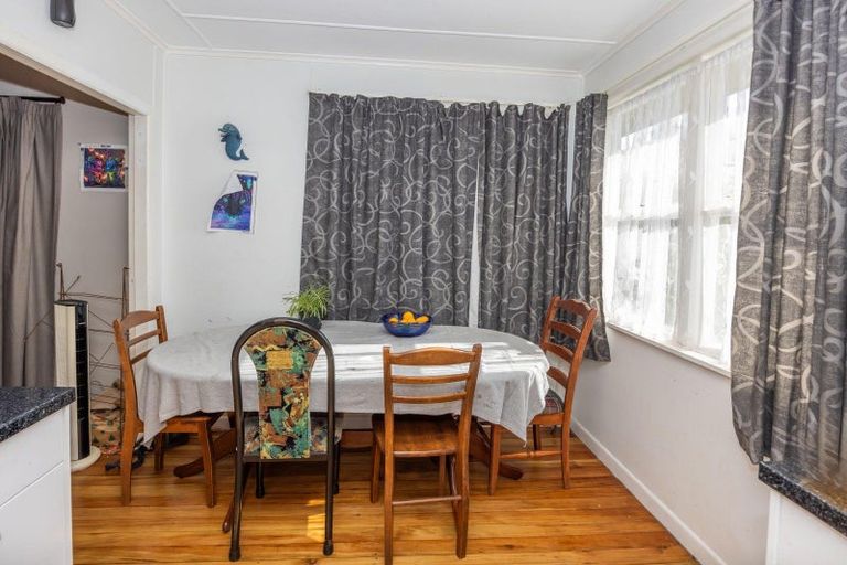 Photo of property in 325 Hazelmere Crescent, Te Awamutu, 3800