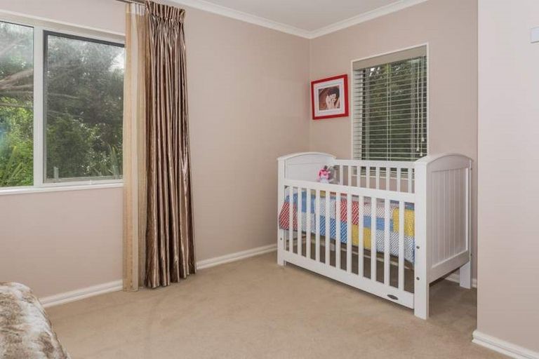 Photo of property in 29a Peach Road, Glenfield, Auckland, 0629