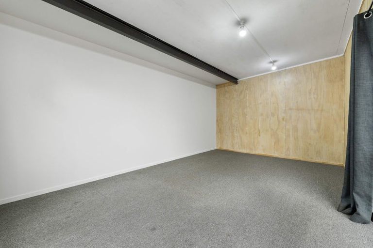 Photo of property in 54 Waiwaka Terrace, Strandon, New Plymouth, 4312