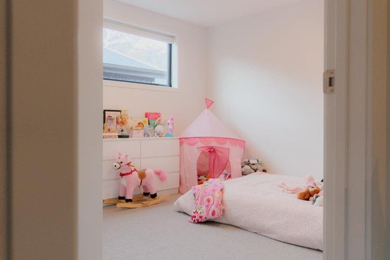 Photo of property in 43 Barn Road, Jacks Point, 9371