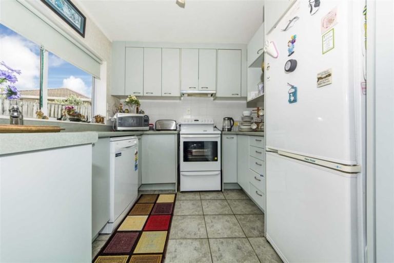 Photo of property in 10 Gala Place, Henderson, Auckland, 0612