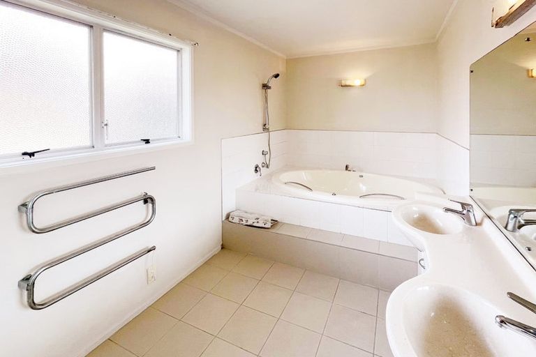 Photo of property in 108a Royal Road, Massey, Auckland, 0614