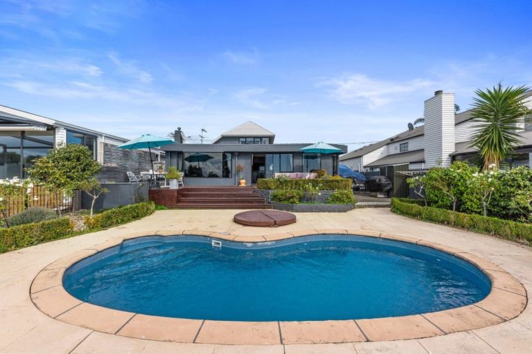 Photo of property in 108 Clovelly Road, Bucklands Beach, Auckland, 2012