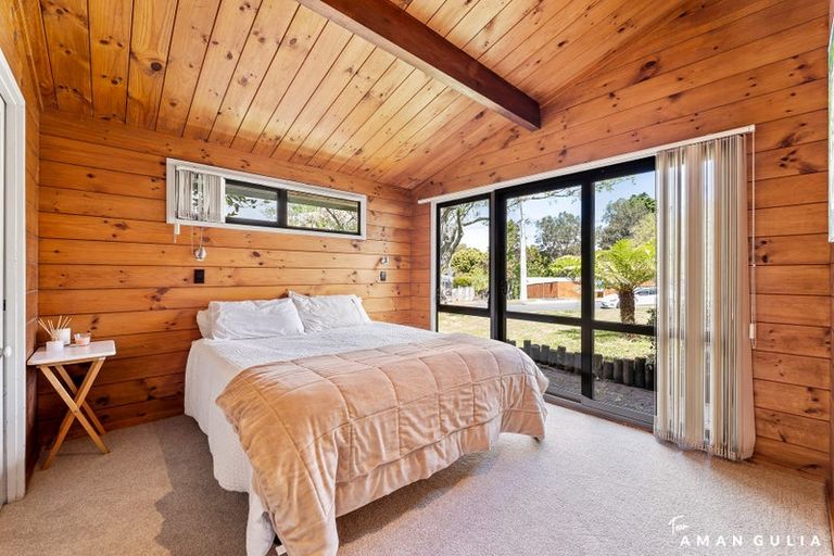 Photo of property in 26 Cron Avenue, Te Atatu South, Auckland, 0610