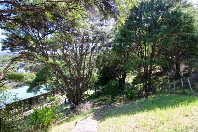 Photo of property in 6 Pohutukawa Grove, Whitianga, 3510