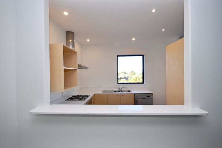 Photo of property in 13/69 Target Road, Totara Vale, Auckland, 0629