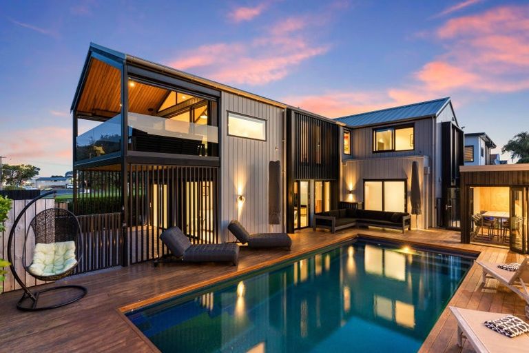 Photo of property in 101 Beach Road, Whangamata, 3620