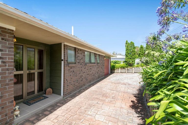 Photo of property in 18 Rimu Road, Stanmore Bay, Whangaparaoa, 0932