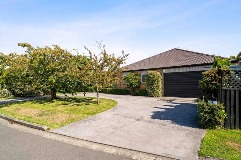 Photo of property in 3 Hamish Place, Westmorland, Christchurch, 8025