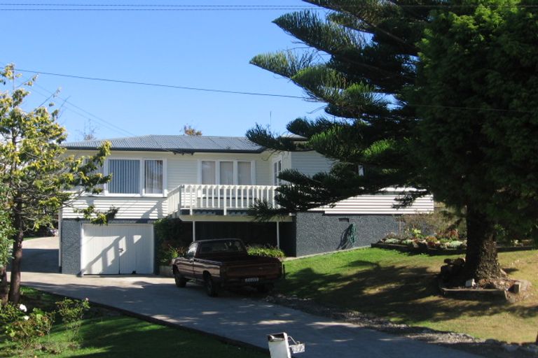 Photo of property in 27 Kohekohe Street, New Lynn, Auckland, 0600
