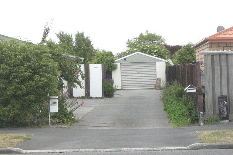 Photo of property in 1/28 Inwoods Road, Parklands, Christchurch, 8083