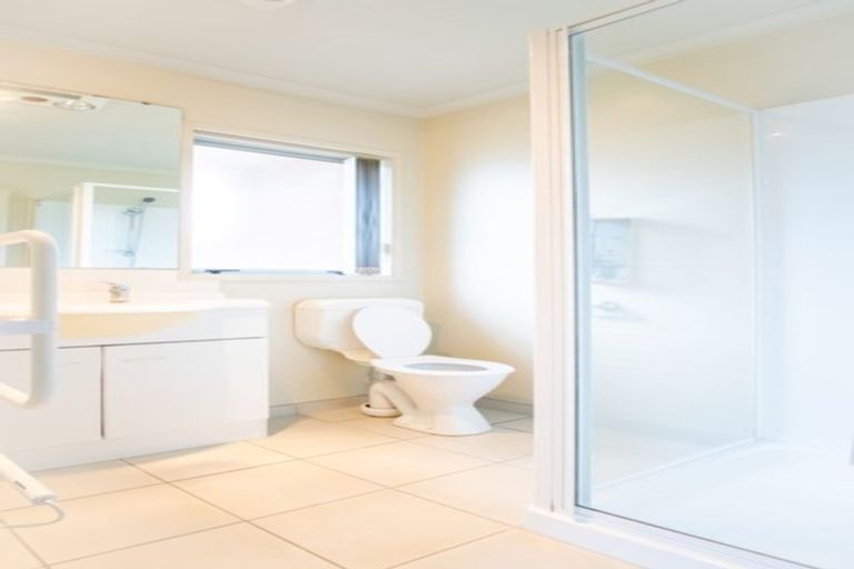 Photo of property in 8 Fitchburg Place, Mangere, Auckland, 2022