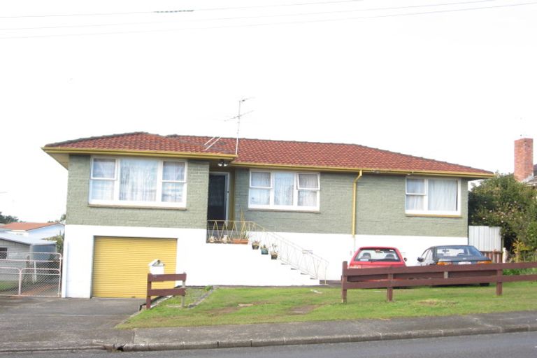 Photo of property in 10 Clayton Road, Manurewa, Auckland, 2102