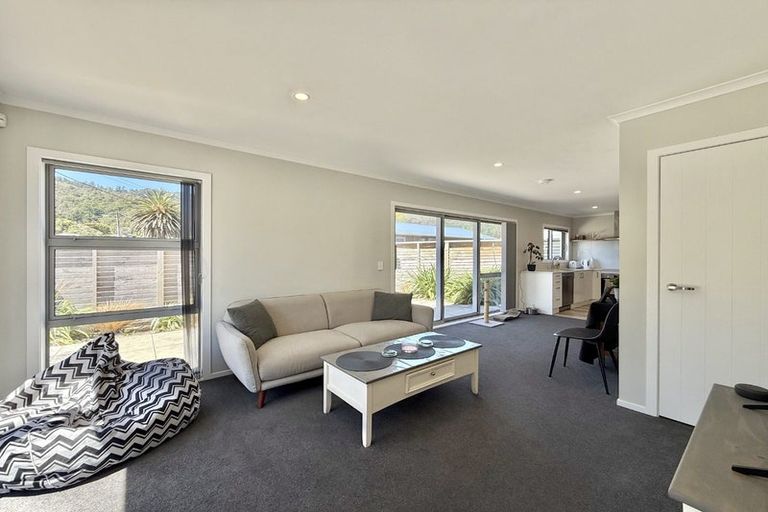 Photo of property in 4b Horoeka Street, Stokes Valley, Lower Hutt, 5019