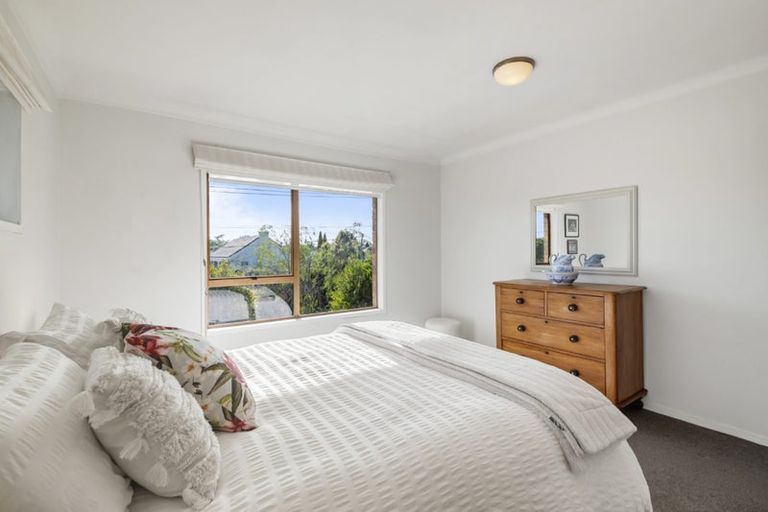 Photo of property in 1/33 Eversleigh Road, Belmont, Auckland, 0622