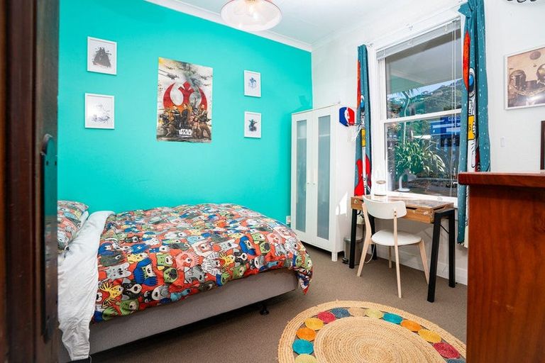Photo of property in 187 Queens Drive, Lyall Bay, Wellington, 6022