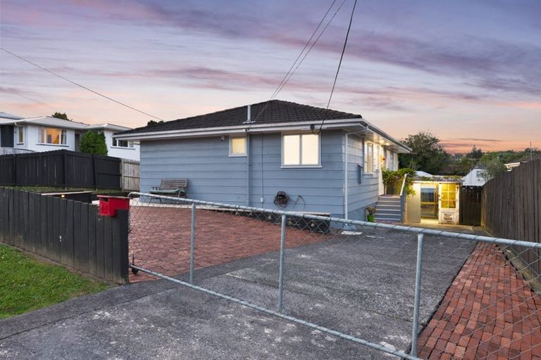 Photo of property in 12 Helena Street, Massey, Auckland, 0614