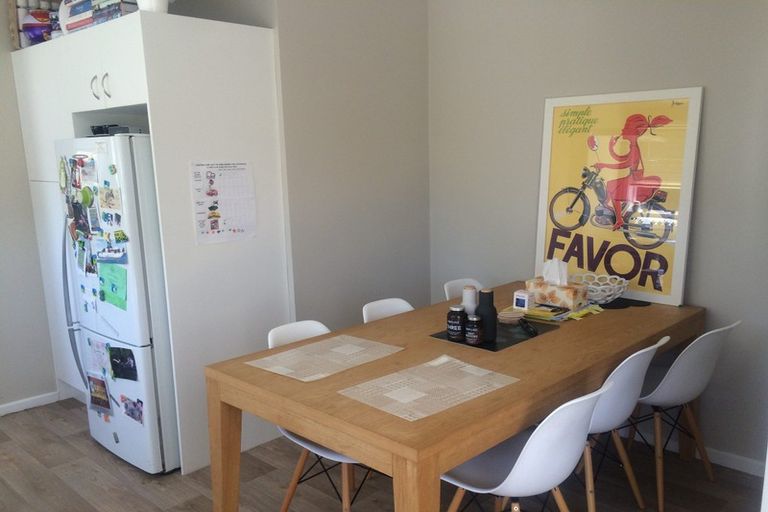 Photo of property in 19a Otakau Road, Milford, Auckland, 0620