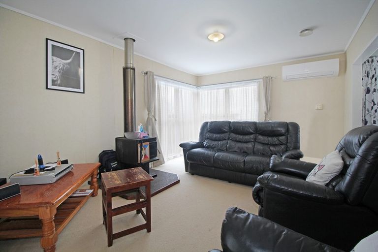 Photo of property in 14 Valencia Place, Manurewa, Auckland, 2102