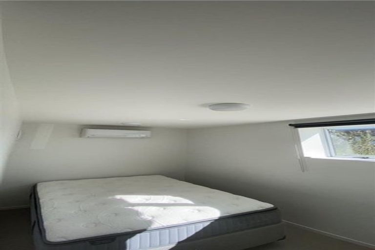 Photo of property in 1/53 Seaview Road, Glenfield, Auckland, 0629