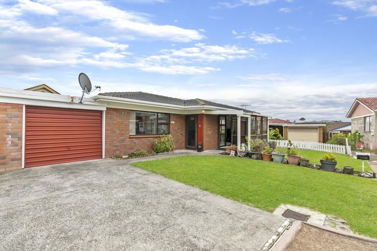 Photo of property in 2/108a Pakuranga Road, Pakuranga, Auckland, 2010