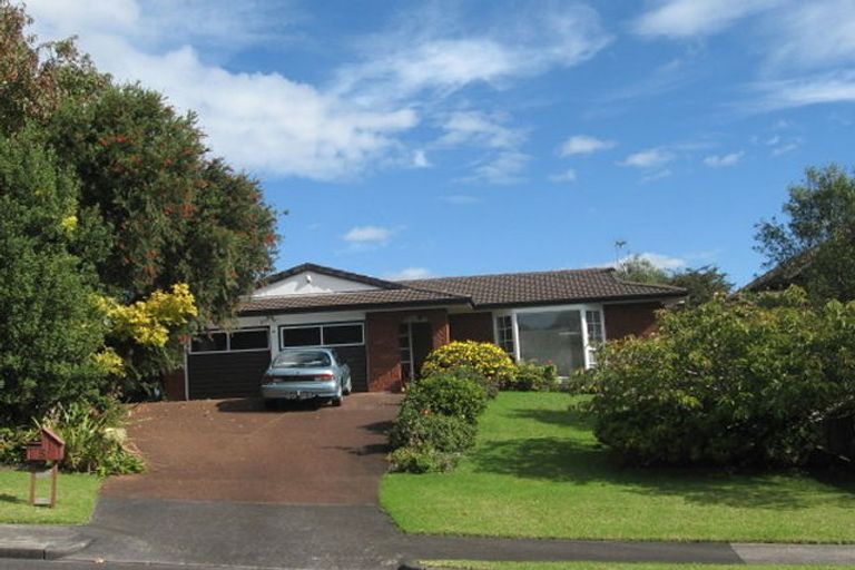 Photo of property in 5 Kincraig Place, Highland Park, Auckland, 2010