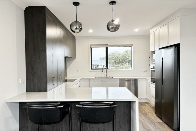 Photo of property in 110 Roberts Line, Kelvin Grove, Palmerston North, 4414