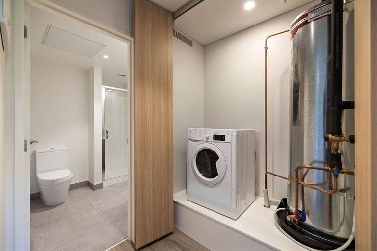 Photo of property in Toru Apartments, 706/10 Copper Beech Avenue, Frankton, Queenstown, 9300