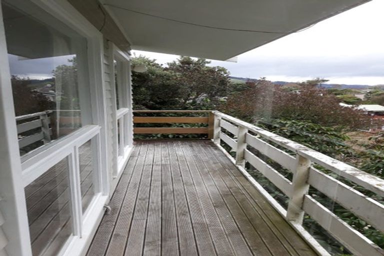 Photo of property in 2 Goddard Grove, Churton Park, Wellington, 6037