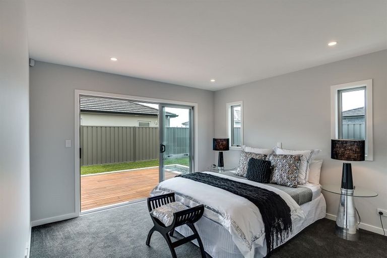 Photo of property in 60 Eriksen Road, Te Awa, Napier, 4110