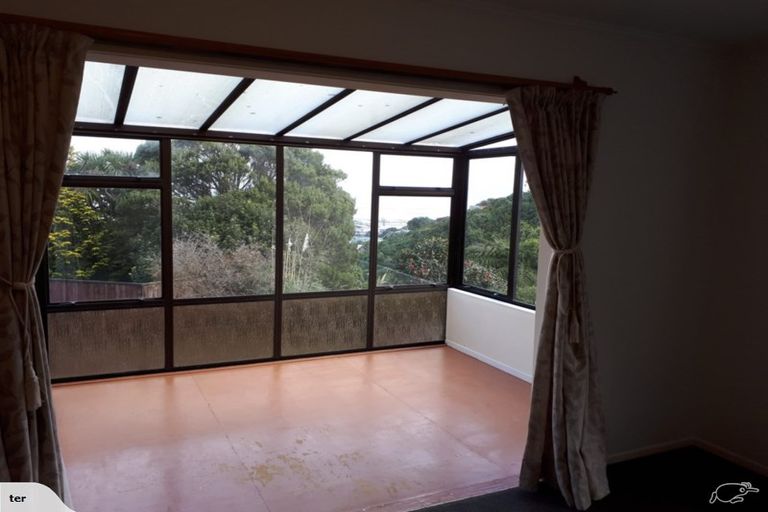 Photo of property in 9 Hibiscus Grove, Maungaraki, Lower Hutt, 5010