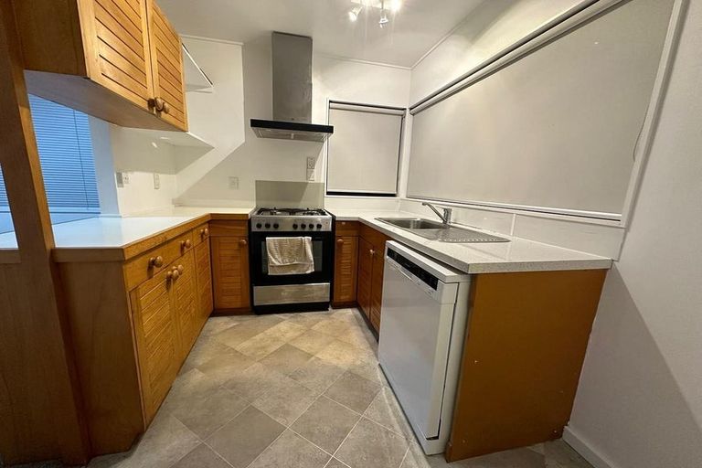 Photo of property in 5/136 Karori Road, Karori, Wellington, 6012