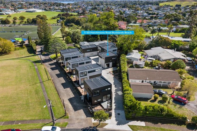 Photo of property in 2/10 Hutchinsons Road, Bucklands Beach, Auckland, 2014