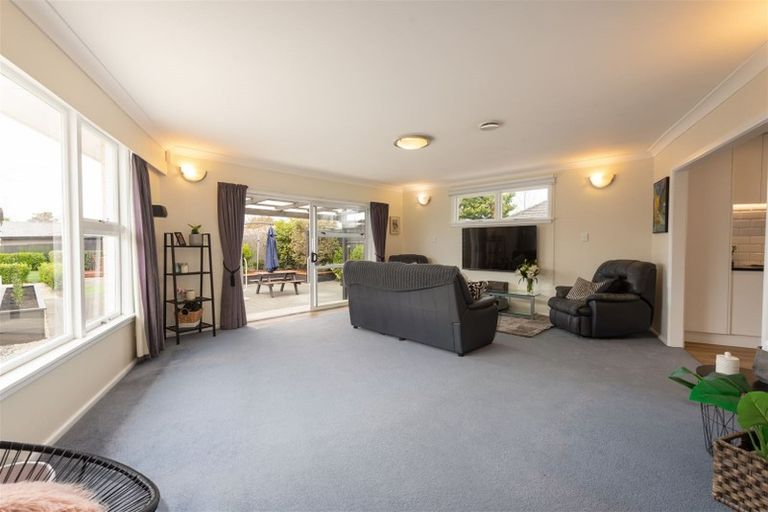 Photo of property in 98 Cavendish Road, Casebrook, Christchurch, 8051