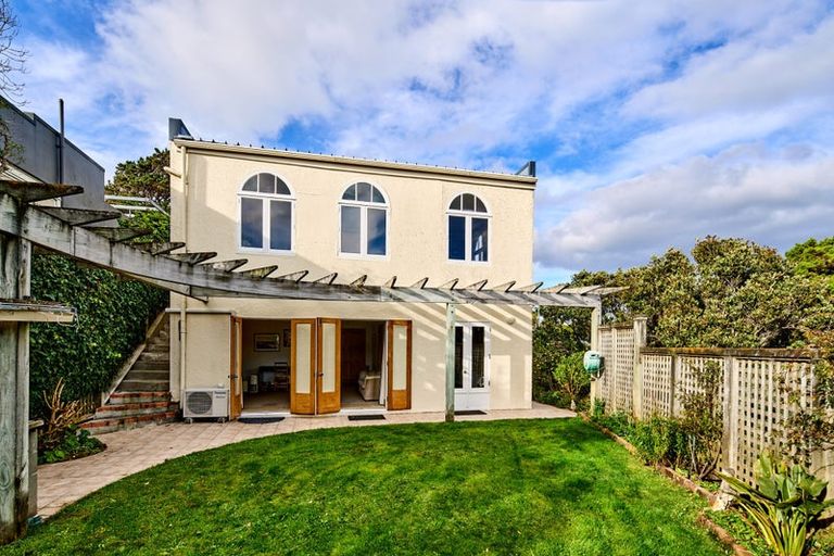 Photo of property in 20 Hadfield Terrace, Kelburn, Wellington, 6012